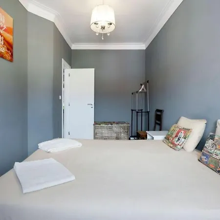 2-Bedroom Flat In Moscavide Near Fil And Arena *