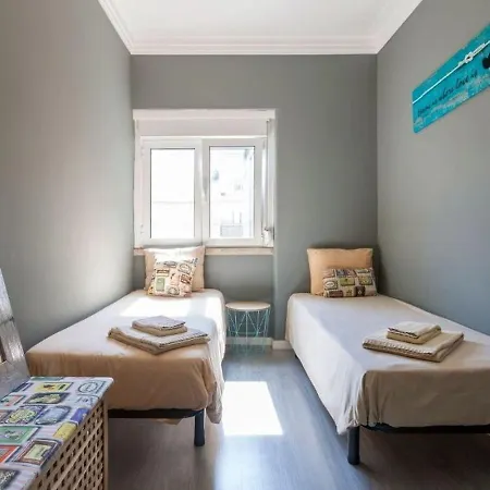 2-Bedroom Flat In Moscavide Near Fil And Arena Лориш