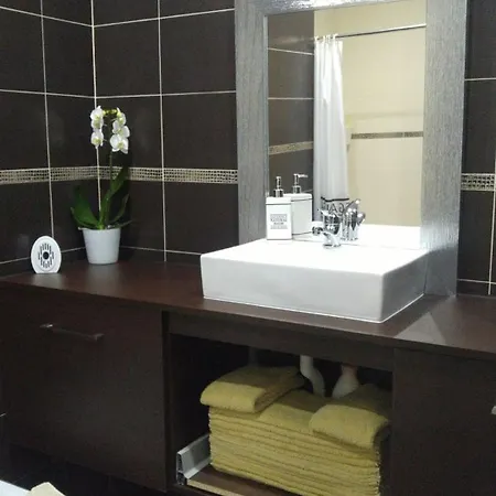 2-Bedroom Flat In Moscavide Near Fil And Arena * Лориш