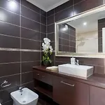 2-bedroom Flat In Moscavide Near Fil And Arena *