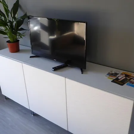 2-bedroom Flat In Moscavide Near Fil And Arena アパート