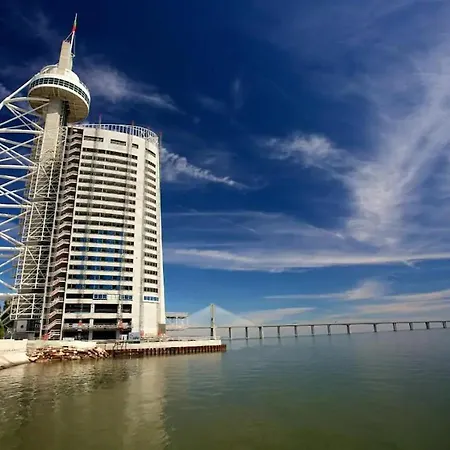 2-Bedroom Flat In Moscavide Near Fil And Arena Апартаменти *