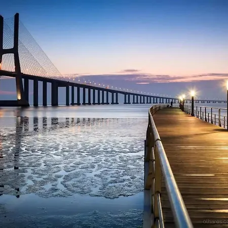 Appartamento With 2 Bedrooms In Moscavide - Lisbon *