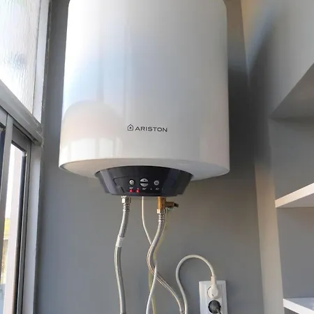 Апартаменти 2-Bedroom Flat In Moscavide Near Fil And Arena *