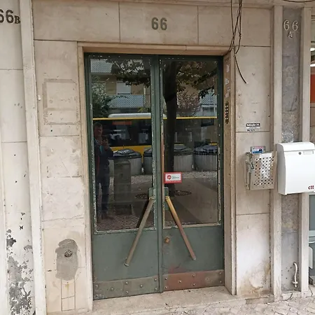 With 2 Bedrooms In Moscavide - Lisbon