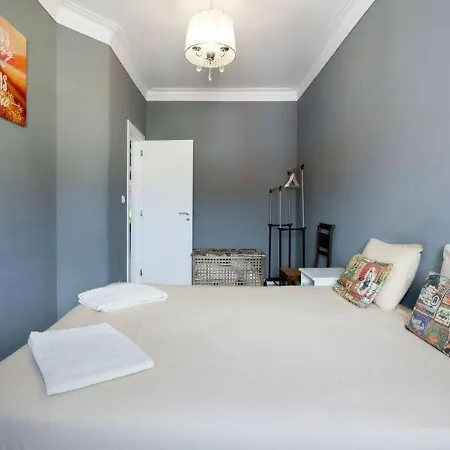 With 2 Bedrooms In Moscavide - Lisbon Appartamento