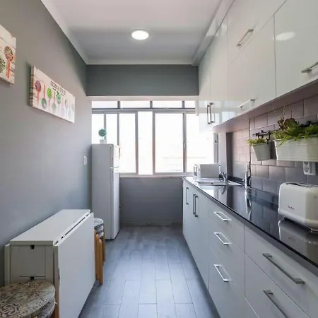 2-bedroom Flat In Moscavide Near Fil And Arena Διαμέρισμα Loures